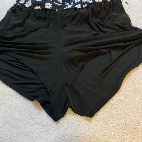 SlimSwim 3X swimsuit Black and White Vinca Floral Print Tank style with Shorts - Picture 10 of 12